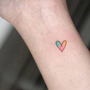 Tatuajes pequeños de corazones, recopilación y。